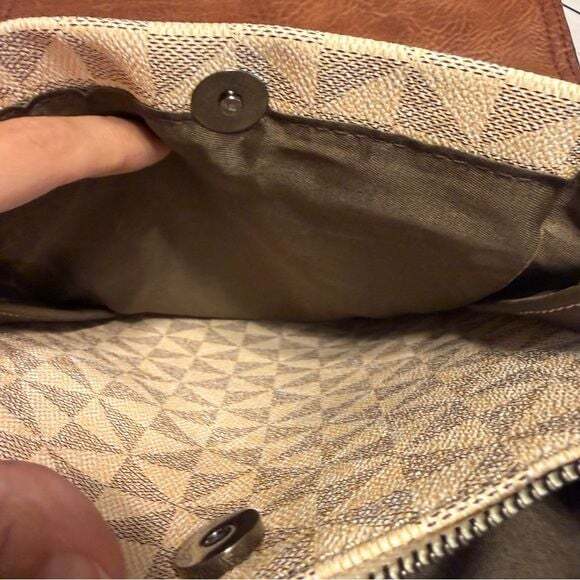 Brown and Cream Geometric Crossbody Bag - Picture 8 of 9